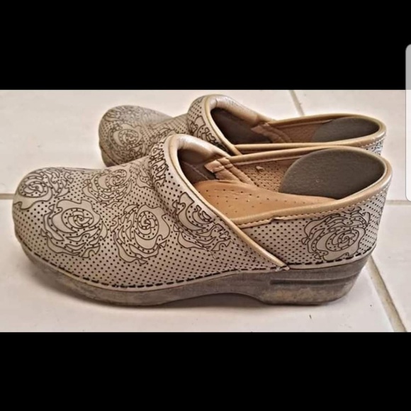 Dansko Shoes - Picture 2 of 3